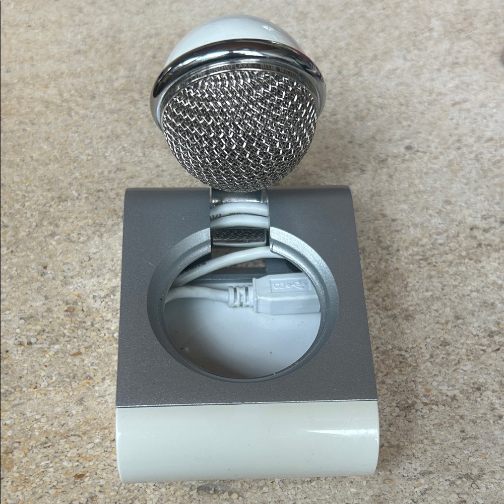 Blue Snowflake Microphone - Picture 3 of 6
